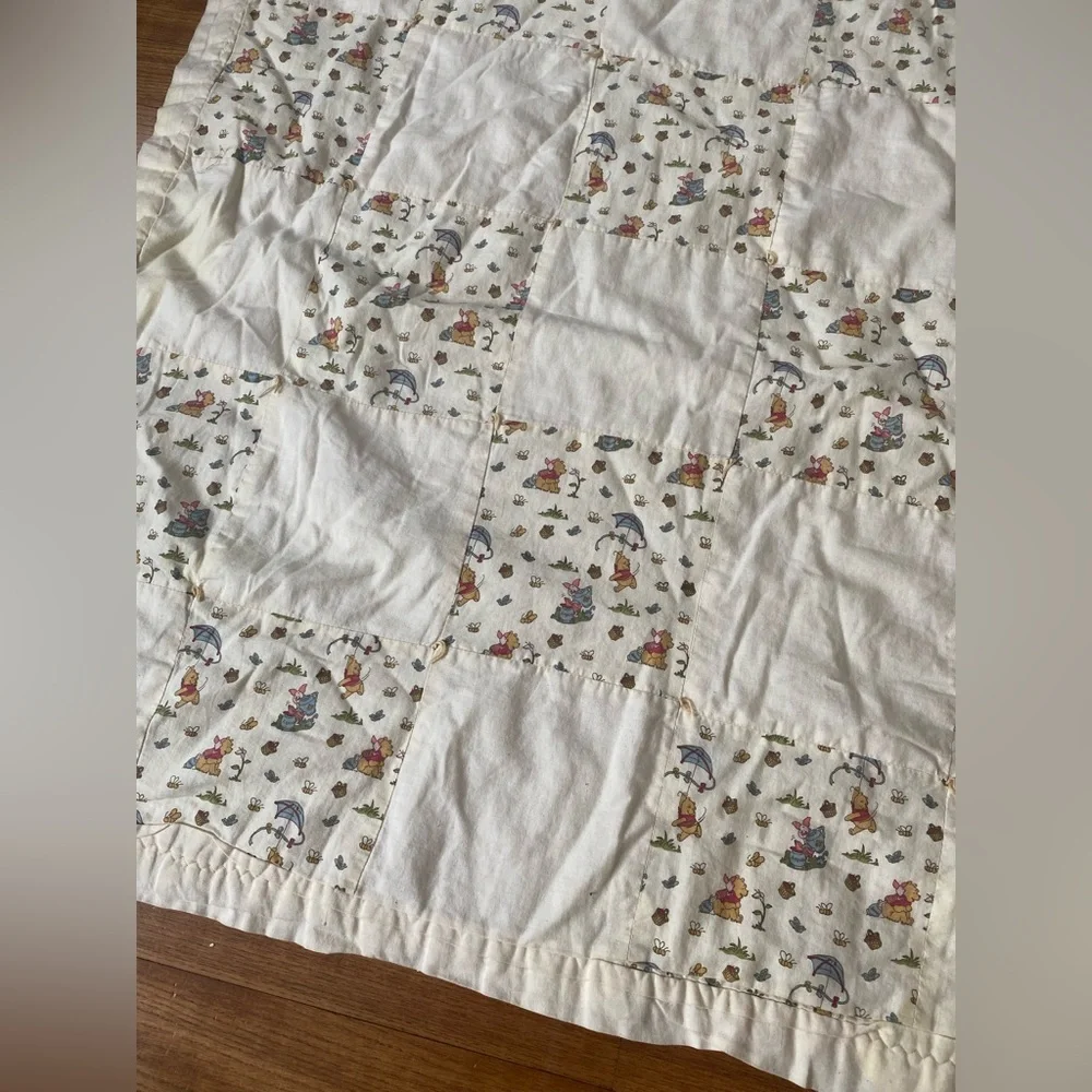 Handmade VTG Winnie the Pooh bees baby blanket makers tag Patterned Quilt READ